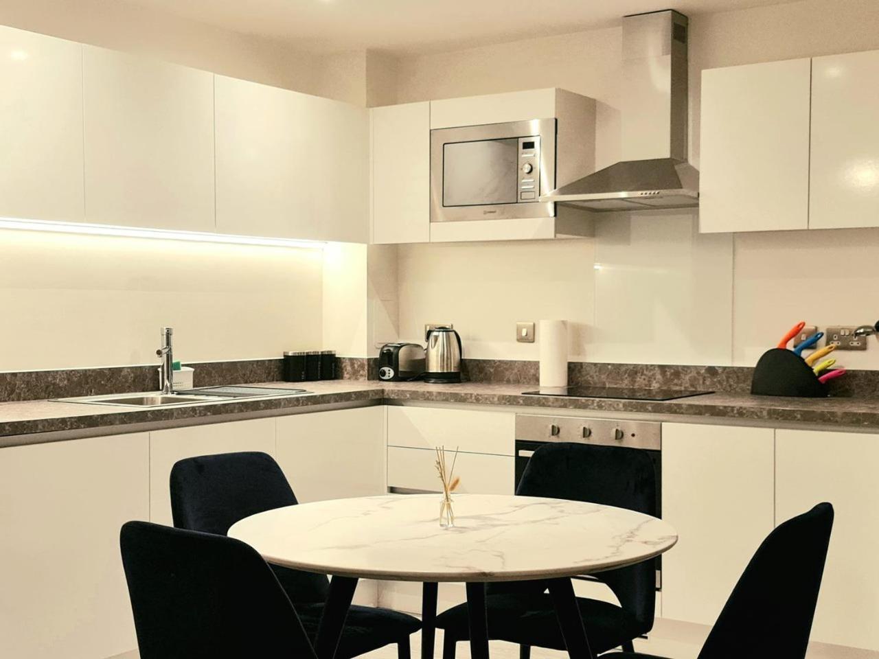 מנצ'סטר Exquisite Cosy 2-Bed Apartment In Salford מראה חיצוני תמונה